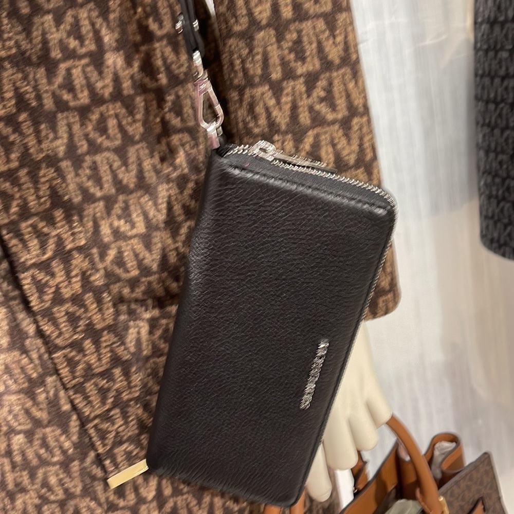 MICHAEL KORS LARGE TRAVEL CONTINENTAL WRISTLET WALLET PHONEHOLDER BLACK /Silver - Picture 2 of 16